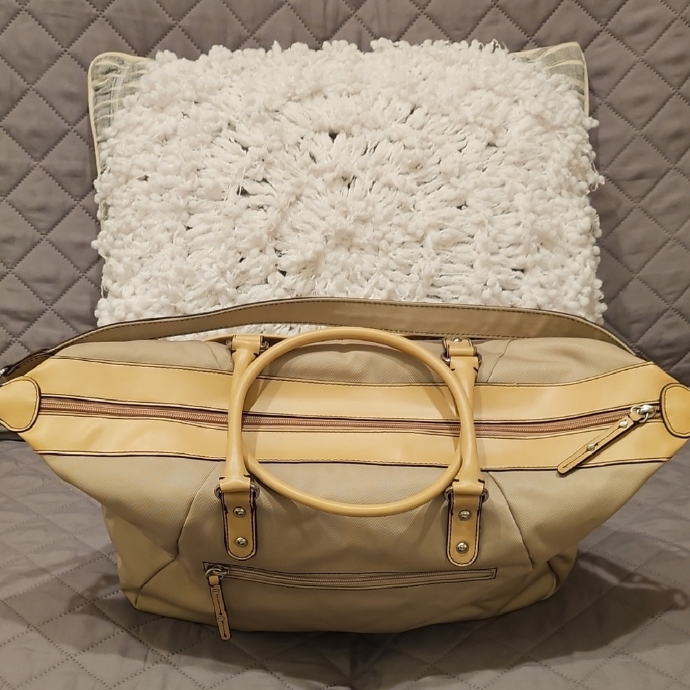 Maxx New York Tan Tote Handbag with Removeable Shoulder Strap - Picture 9 of 16